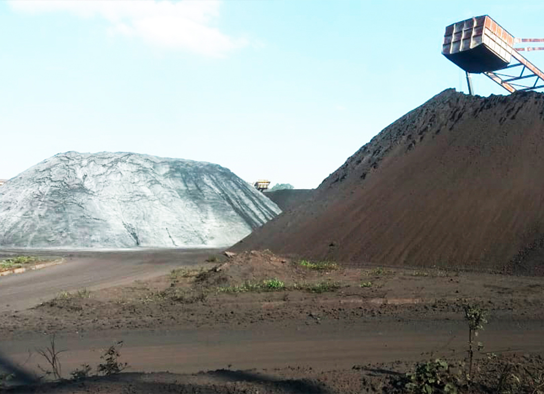 Pilha de minério protegida com Seludust